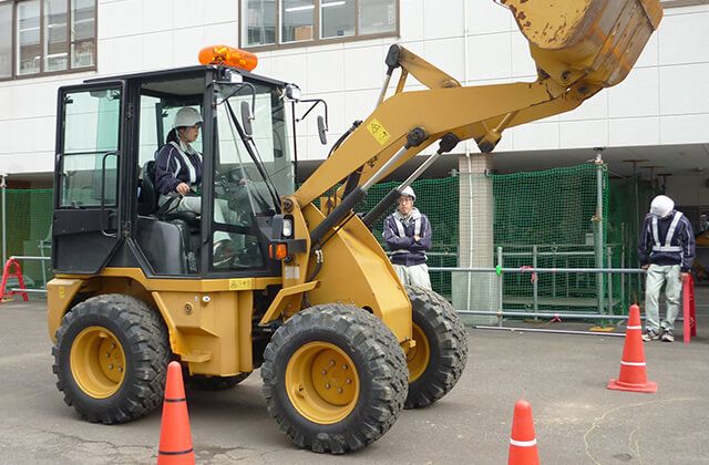 小型車両系建設機械